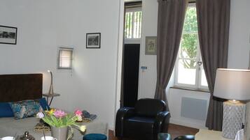 ทีวีจอแบน