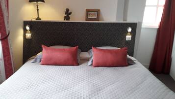 Een kluis op de kamer, individueel gedecoreerd, individueel gemeubileerd