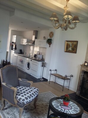 Flat-screen TV - Appartement Relais Saint Pavin (Le Mans)