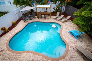 Pool - Siesta Key Condo with Pool a Block from Bars and Restaurants, Pet Friendly (Sarasota)