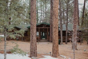 Exterior - Perfect for family gatherings, escapes, retreats or seasonal vacations (Pinetop)