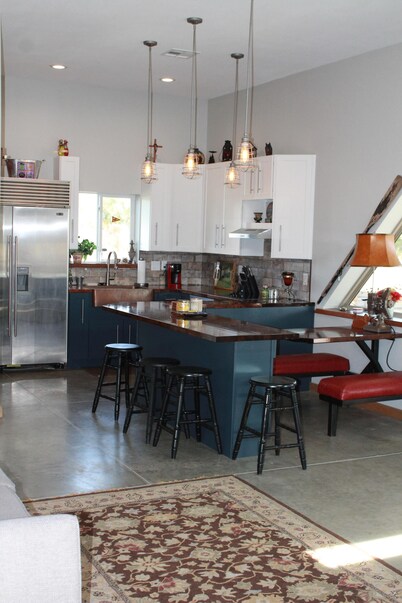 Guest House/ Studio Apartment Minutes Away from OSU! 