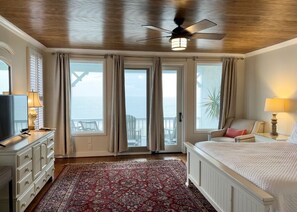 3 camere, una scrivania, ferro/asse da stiro, culla da viaggio