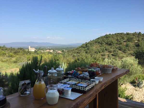 Petit déjeuner continental compris tous les jours