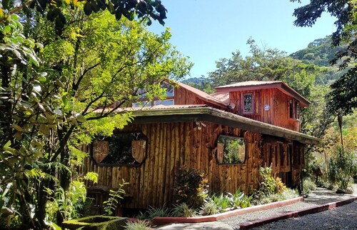 Treetop House - Charming Artistic in the Canopy of Monteverde