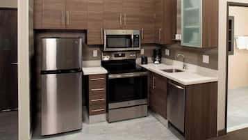 Suite, 1 Bedroom, Non Smoking, City View | 1 bedroom, pillowtop beds, desk, laptop workspace
