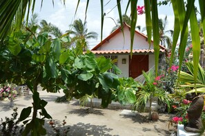 Comfort Bungalow, Private Bathroom | Minibar, free WiFi, bed sheets