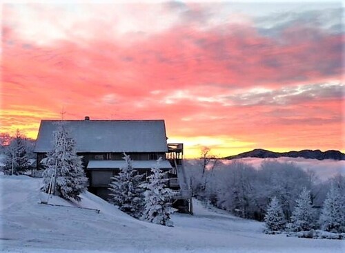 Large Group bunkroom sleeps up to 69