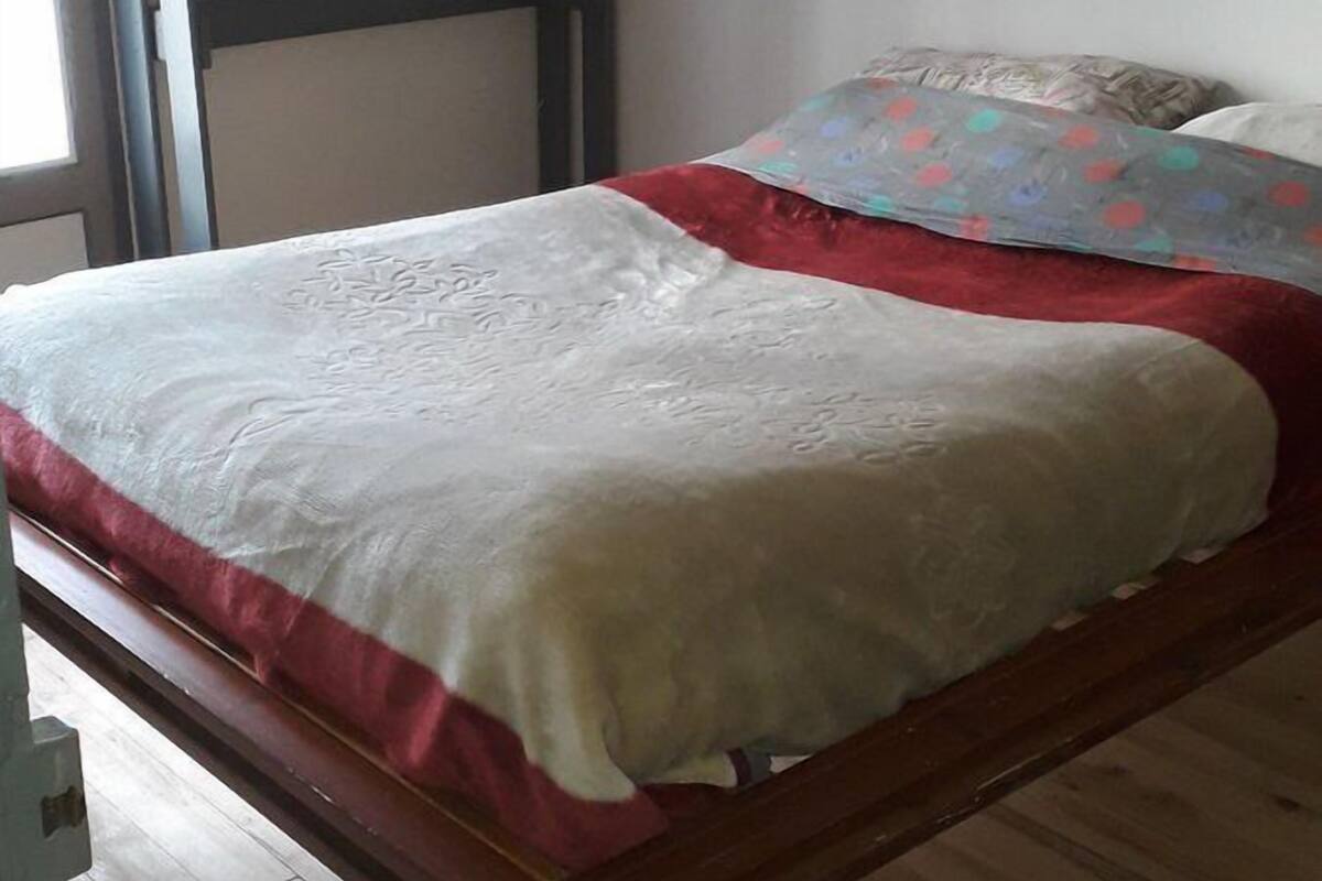 Double Room, 1 Double Bed, Non Smoking | Individually decorated, individually furnished, bed sheets