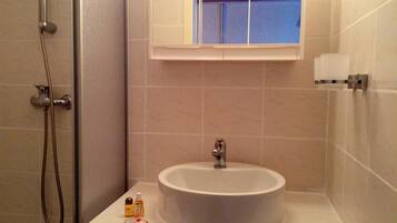 Shower, towels
