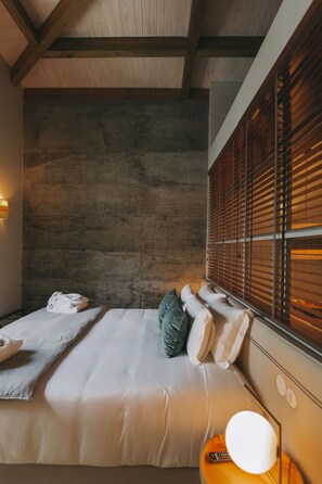 Superior Apartment, 1 Bedroom (Rua das Flores nº 56-64) | Egyptian cotton sheets, premium bedding, memory foam beds