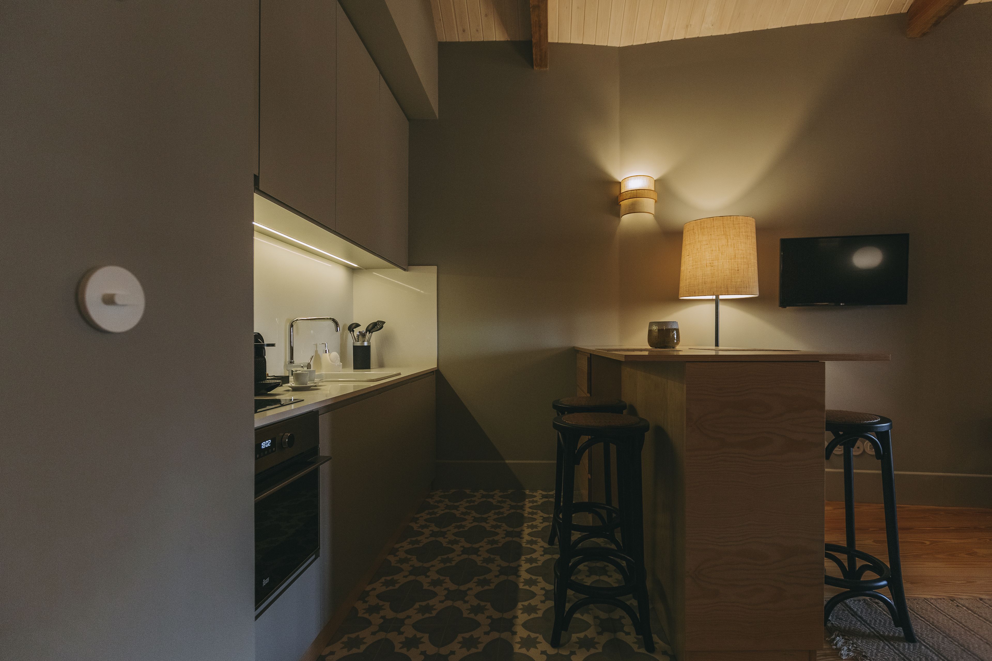 studio (rua das flores nº 56-64) | private kitchenette | espresso maker, eco-friendly cleaning products