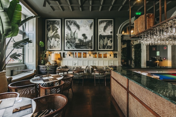 Spécialités Cuisine locale et internationale