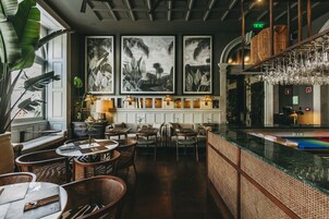 Breakfast, lunch, dinner served; local and international cuisine 