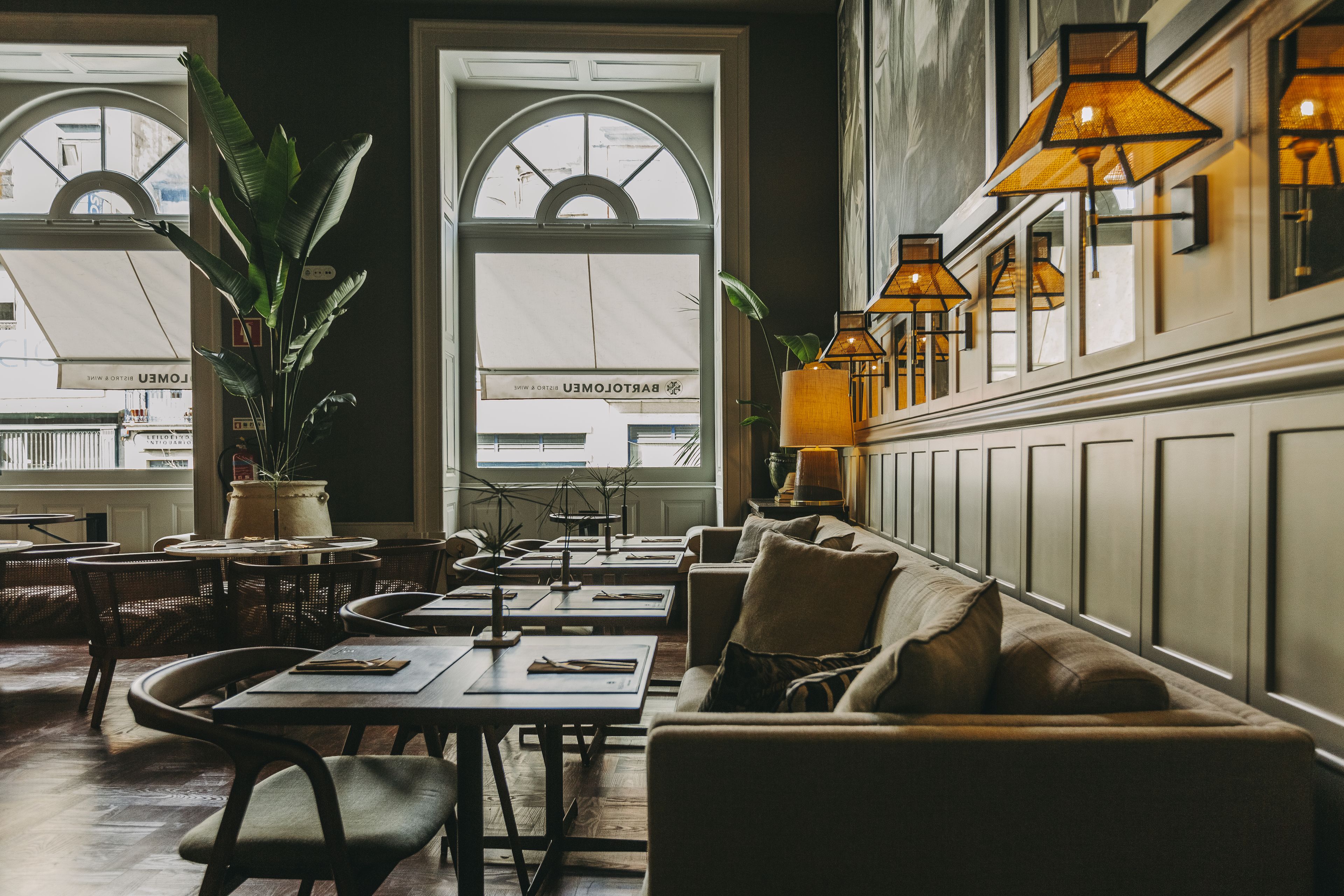 breakfast, lunch, dinner served; local and international cuisine