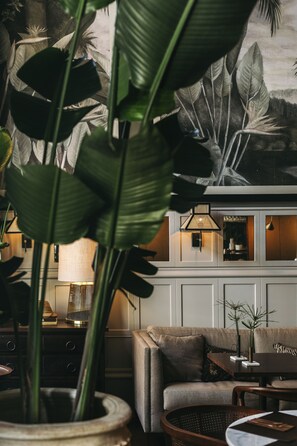 Breakfast, lunch and dinner served - Torel 1884 Suites & Apartments (Porto)