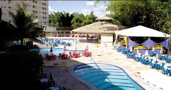 9 indoor pools, 10 outdoor pools, open open 24 hours, free cabanas
