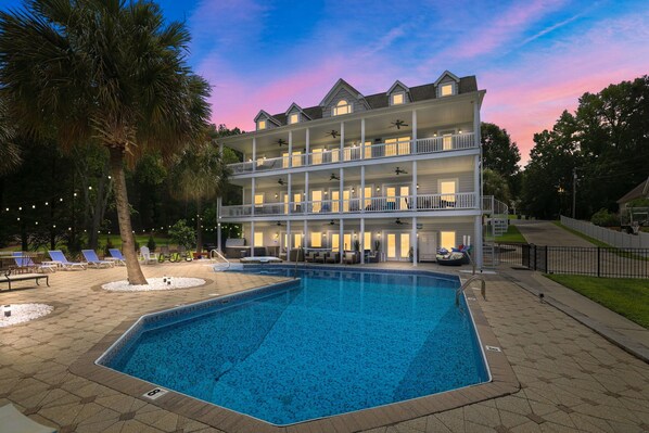 Outdoor pool, a heated pool