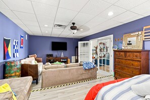 8 chambres, fer et planche à repasser, lit de bébé portatif, Wi-Fi