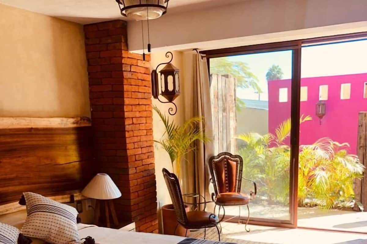 Ropa de cama de alta calidad, colchones con efecto memoria y minibar