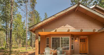 Exceptional Home Near Village / Hot Tub / AC / SHARC / WiFi / Bikes