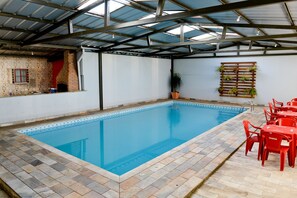 Kolam renang outdoor