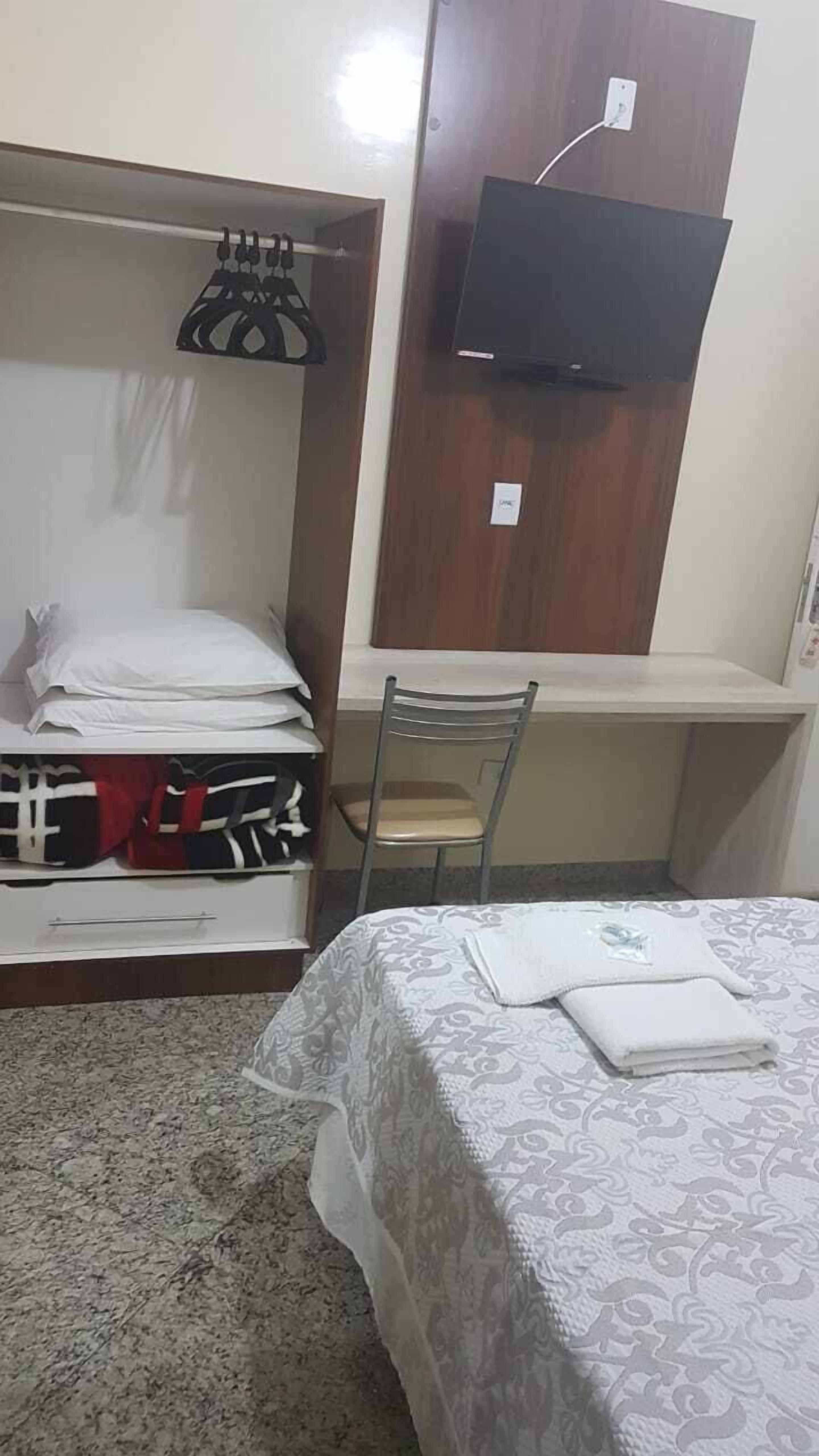 basic triple room, multiple beds | 1 bedroom, minibar, in-room safe, desk