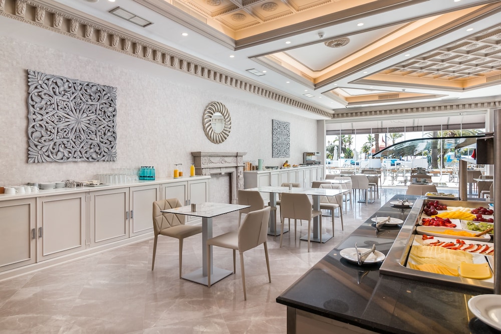 Park Plaza Suites Hotel by null