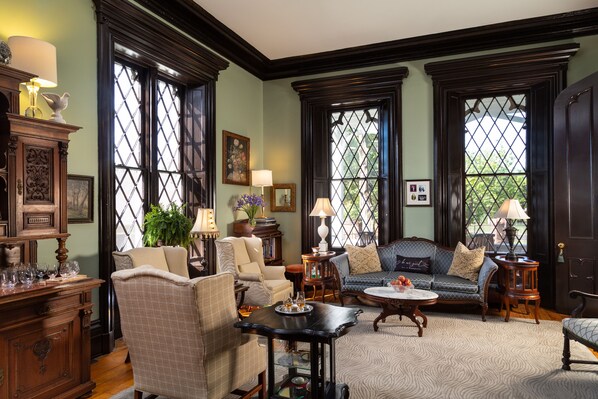 Télévision à écran plat, lecteur de DVD