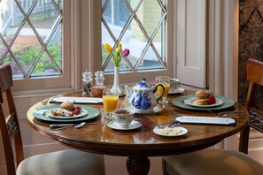 Free daily cooked-to-order breakfast  - Inn at Woodhaven (Louisville)