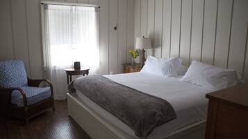 Chalet rustique, Plusieurs lits, accessible aux personnes à mobilité réduite, vue sur le jardin | Fer et planche à repasser