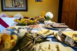 Desayuno estilo bufé