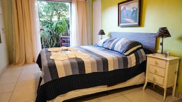 Varanda Aloha | Minibar, individually decorated, individually furnished, desk