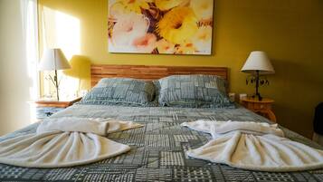 Varanda Aloha | Minibar, individually decorated, individually furnished, desk