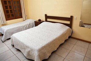 Minibar, free WiFi, bed sheets