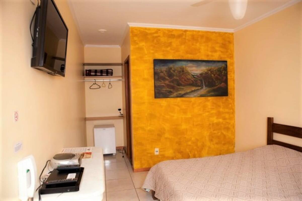 Minibar, free WiFi, bed sheets