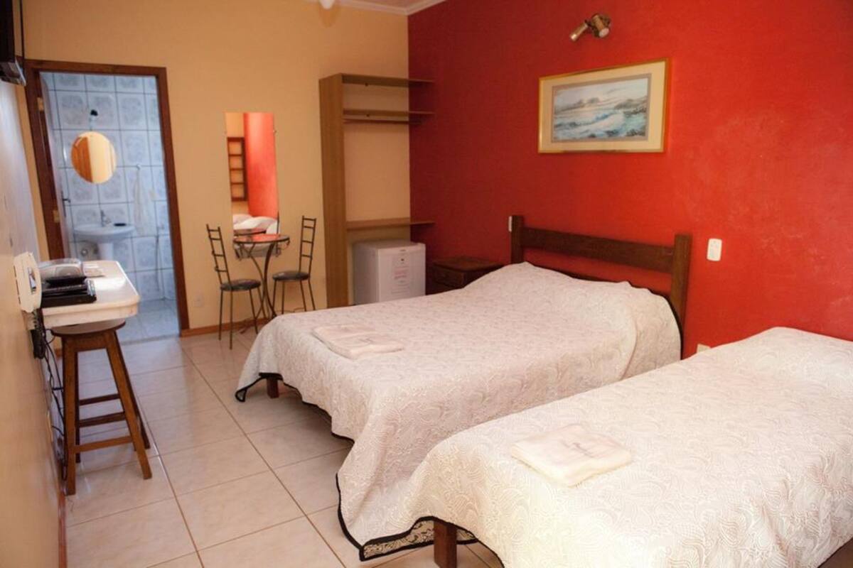 Minibar, free WiFi, bed sheets