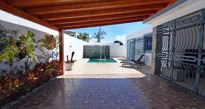 Modern House Pool AC WiFi