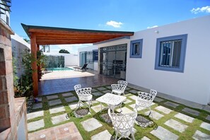 Exclusive House, 3 Bedrooms, Pool Access, Courtyard Area | Terrace/patio