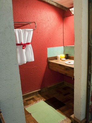 Deluxe Chalet, 1 Double Bed, Non Smoking, Mountain View | Bathroom
