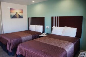 加厚床垫、办公桌、笔记本电脑工作区、熨斗/熨板