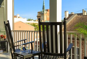 Luxury Double Room, 1 Queen Bed, Balcony, Courtyard View | Balcony - The Inn on West Liberty (Savannah)