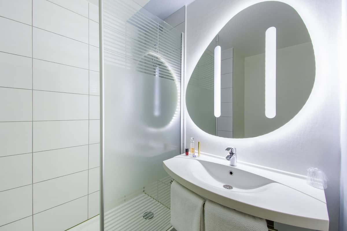 Classic Room, 1 Double Bed | Desk, soundproofing, free WiFi, bed sheets