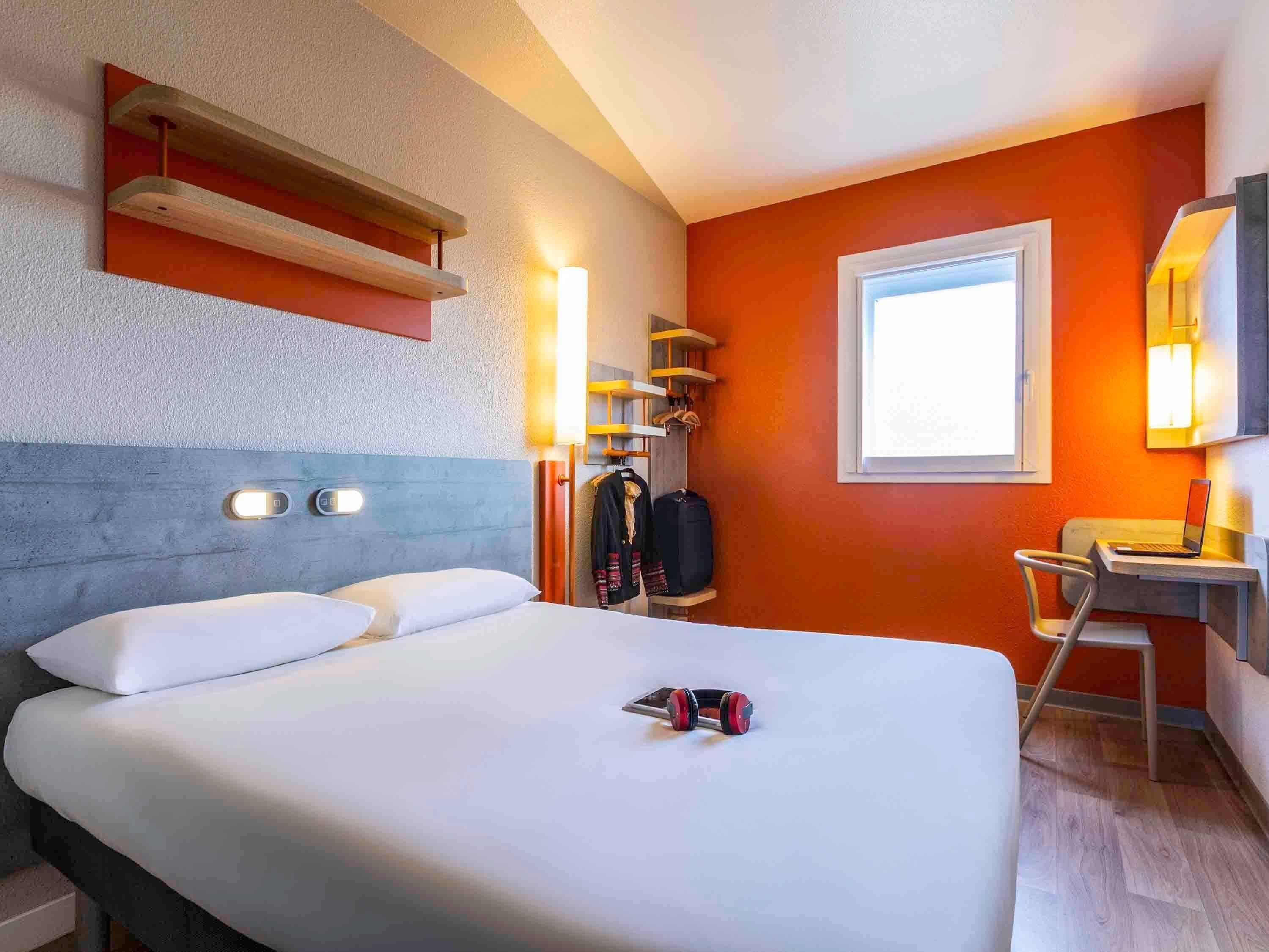 Classic Room, 1 Double Bed | Desk, soundproofing, free WiFi, bed sheets