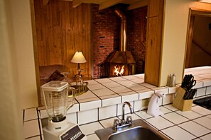 Comfort Townhome, Multiple Beds, Non Smoking | Private kitchen | Full-sized fridge, microwave, oven, stovetop