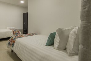 Basic Triple Room | Premium bedding, individually decorated, individually furnished - Providence Breeze (San Andrés)