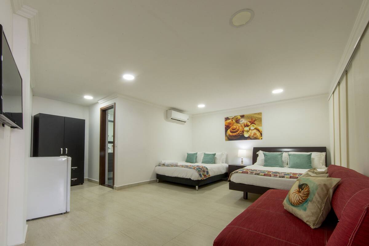 Premium bedding, in-room safe, individually decorated