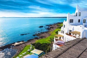 Una playa cerca