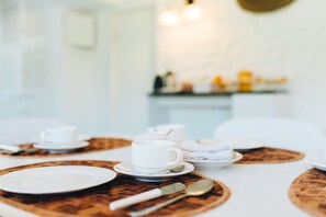 Tägliches großes Frühstück (6 USD pro Person)