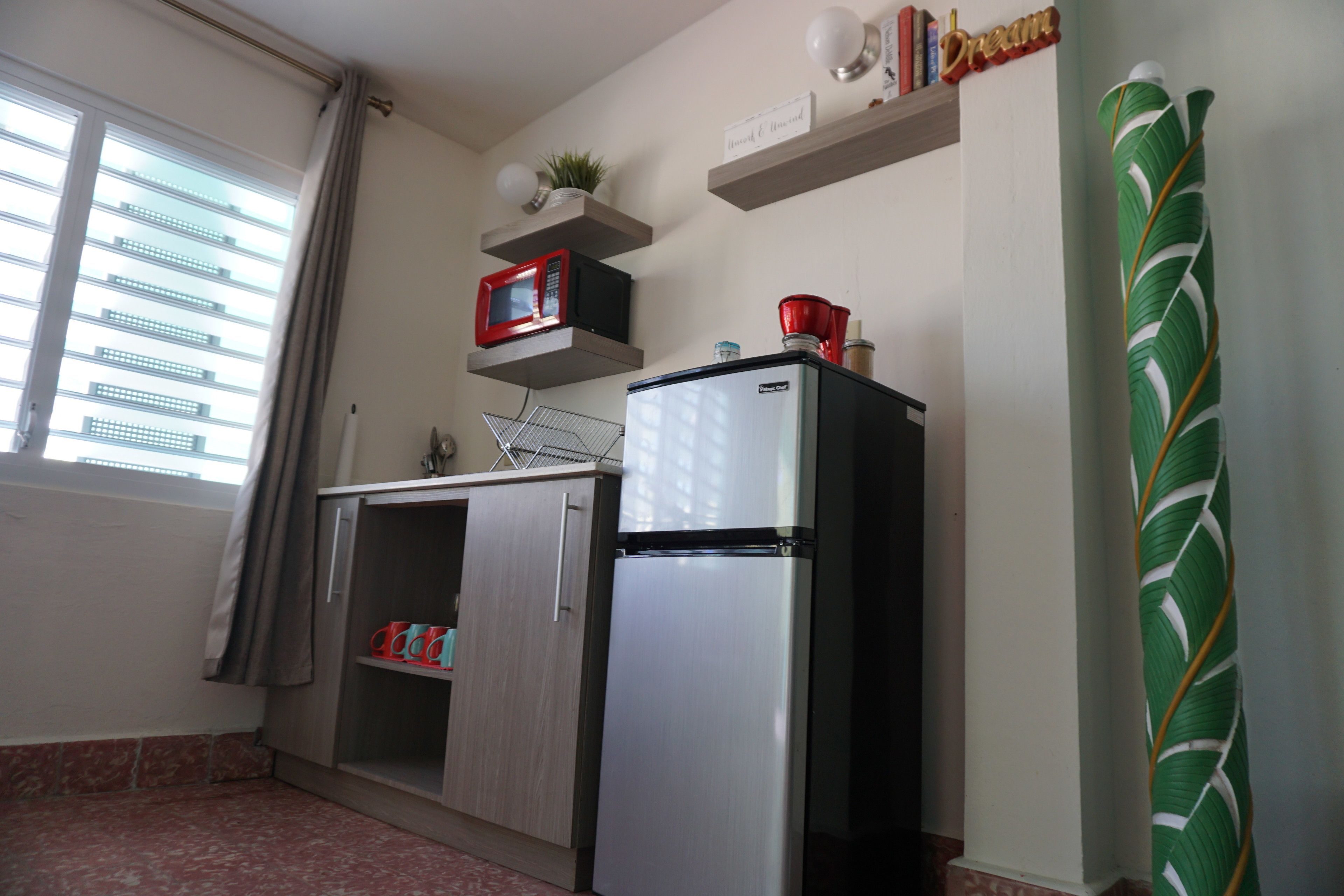 design studio, 1 king bed, non smoking | private kitchen | fridge, microwave, espresso maker, coffee/tea maker